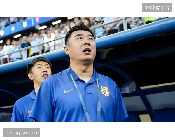 韩鹏教练组对现有后腰配置不满,泰山队夏窗首要目标是引进一名出球型中场。 韩鹏教练组对现有后腰配置不满,泰山队夏窗首要目标是引进一名出球型中场。